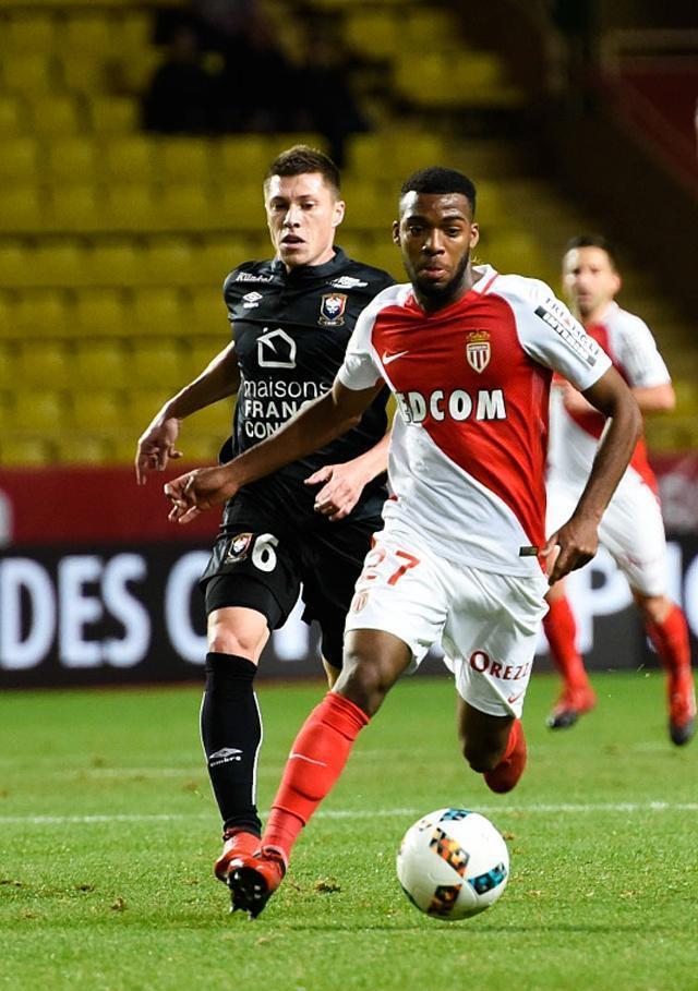 赛后深圳男篮调整名单以备法国杯，内部沟通环节打磨，管理层满意，轮换策略成焦点