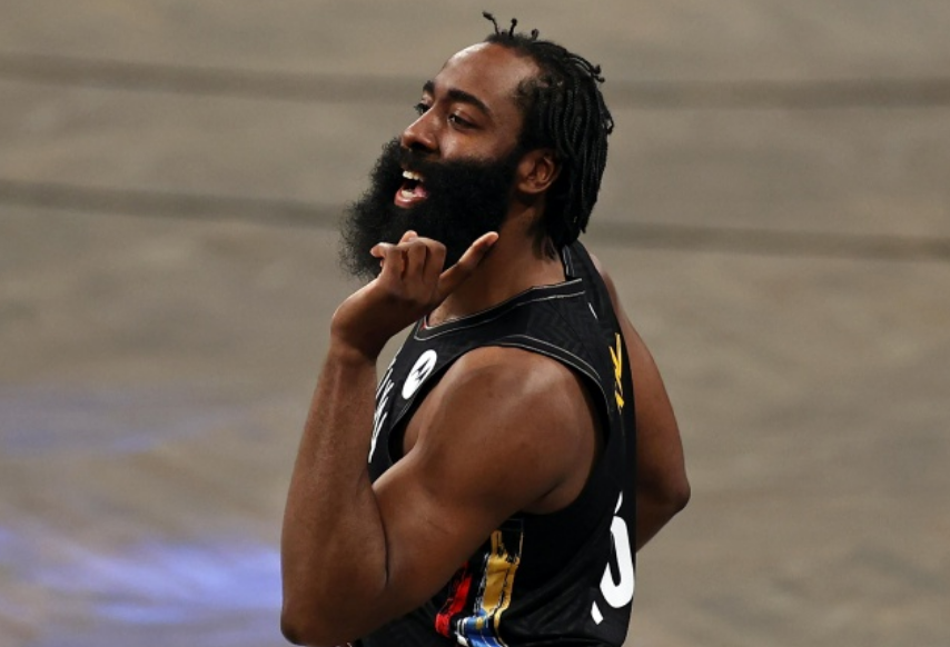 托特纳姆训练开放日，赛后完成体检引欢呼，欧超杯在即，临场指挥获称赞