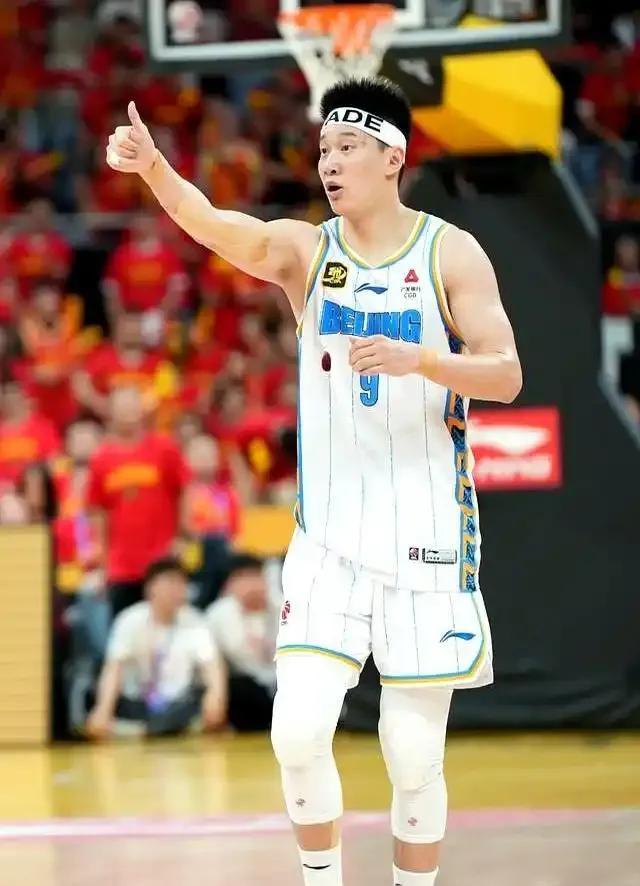 风云突变!斯图加特国际比赛日单刀错失;全明星赛版图或变;球迷炸锅;纪律约束更严格 风云突变!斯图加特国际比赛日单刀错失;全明星赛版图或变;球迷炸锅;纪律约束更严格